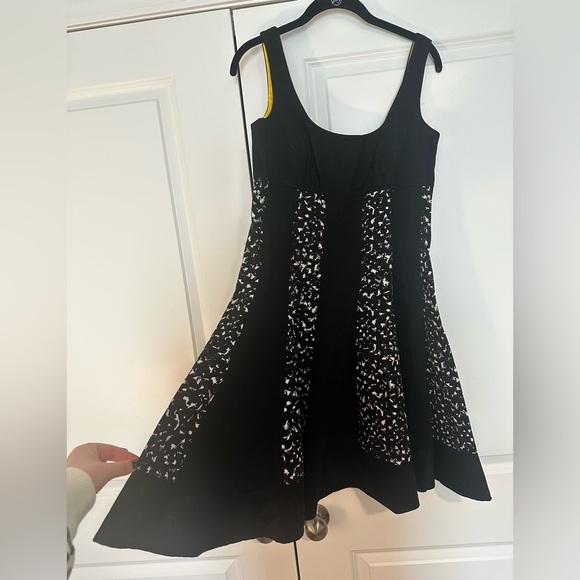 Maggie London fit and flare little black dress cocktail party dress size 8 - Picture 2 of 5